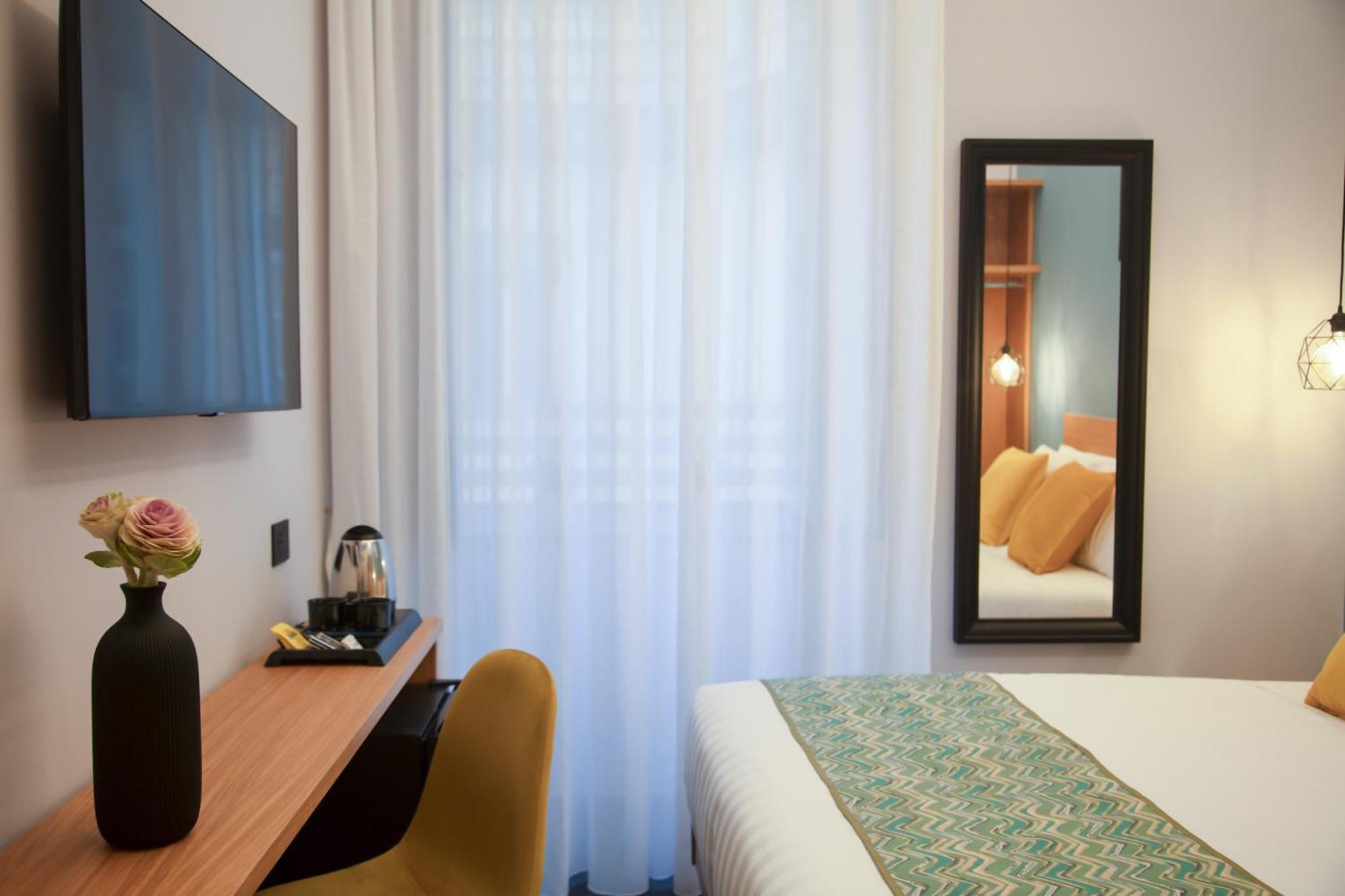 Main - Duomo Hotel Naples Exterior photo